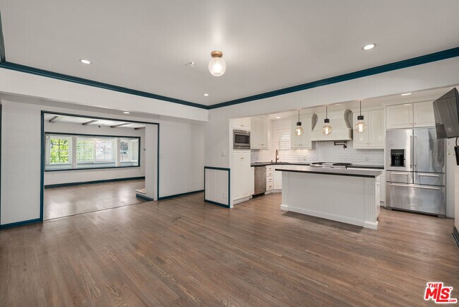 Building Photo - 22417 Dolorosa St