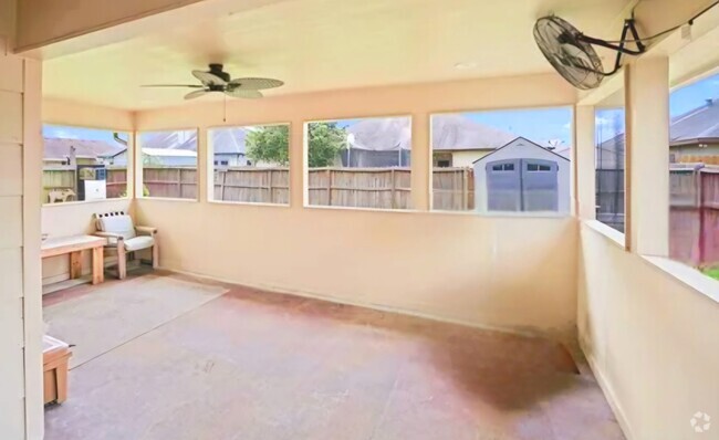 Building Photo - 8209 Rock Crest Dr