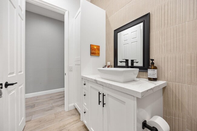 Building Photo - 49392 Hohokam River St