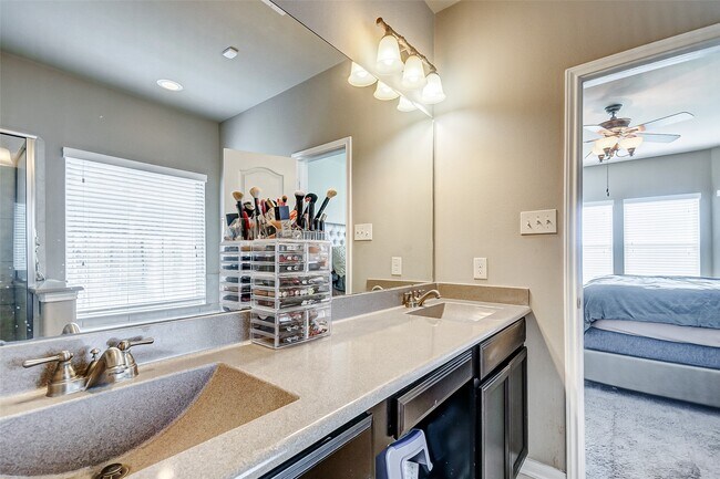 Building Photo - 19611 Travis Cannon Ln