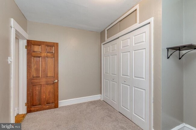 Building Photo - 427 Buttonwood St
