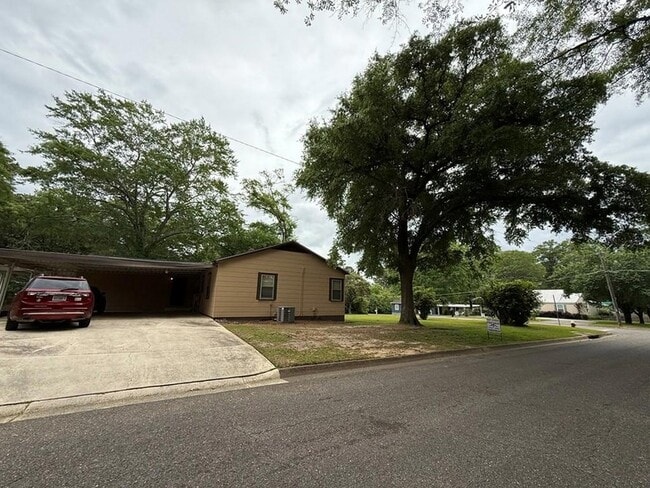 Building Photo - 510 Roosevelt Dr