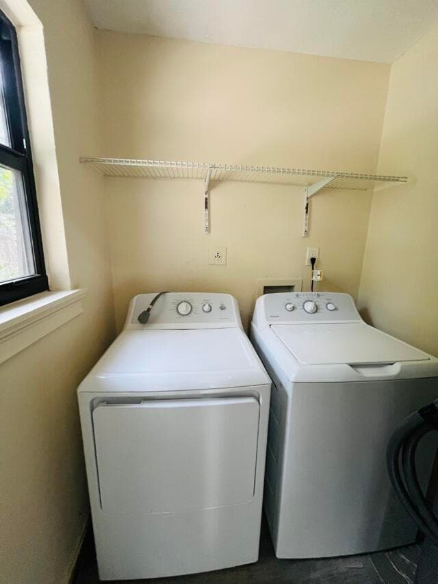 Building Photo - 4195 Sanders Dr