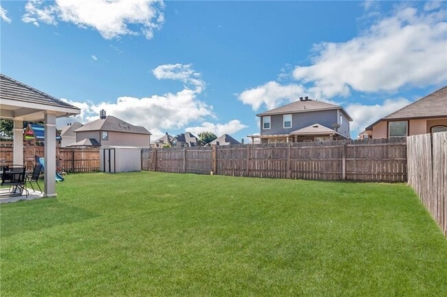 Building Photo - 3418 Castleton Dr