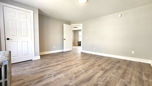 Building Photo - 43-47-47 Willow St