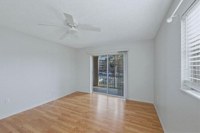Building Photo - 4143 Heron Way