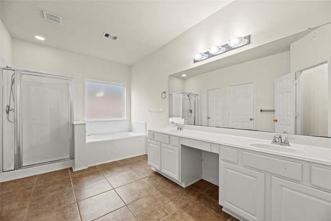 Building Photo - 15403 Redbud Dale Ct