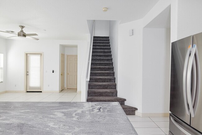 Building Photo - 7500 E Deer Valley Rd