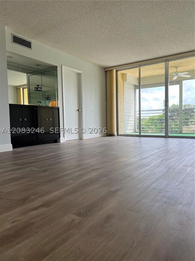 Building Photo - 9520 Seagrape Dr