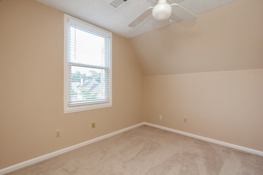 Building Photo - 7576 Dexter Run Cir