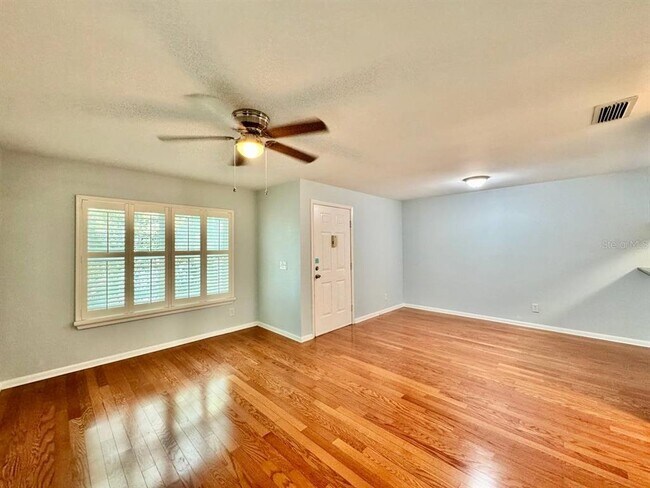 Building Photo - 5440 S MacDill Ave