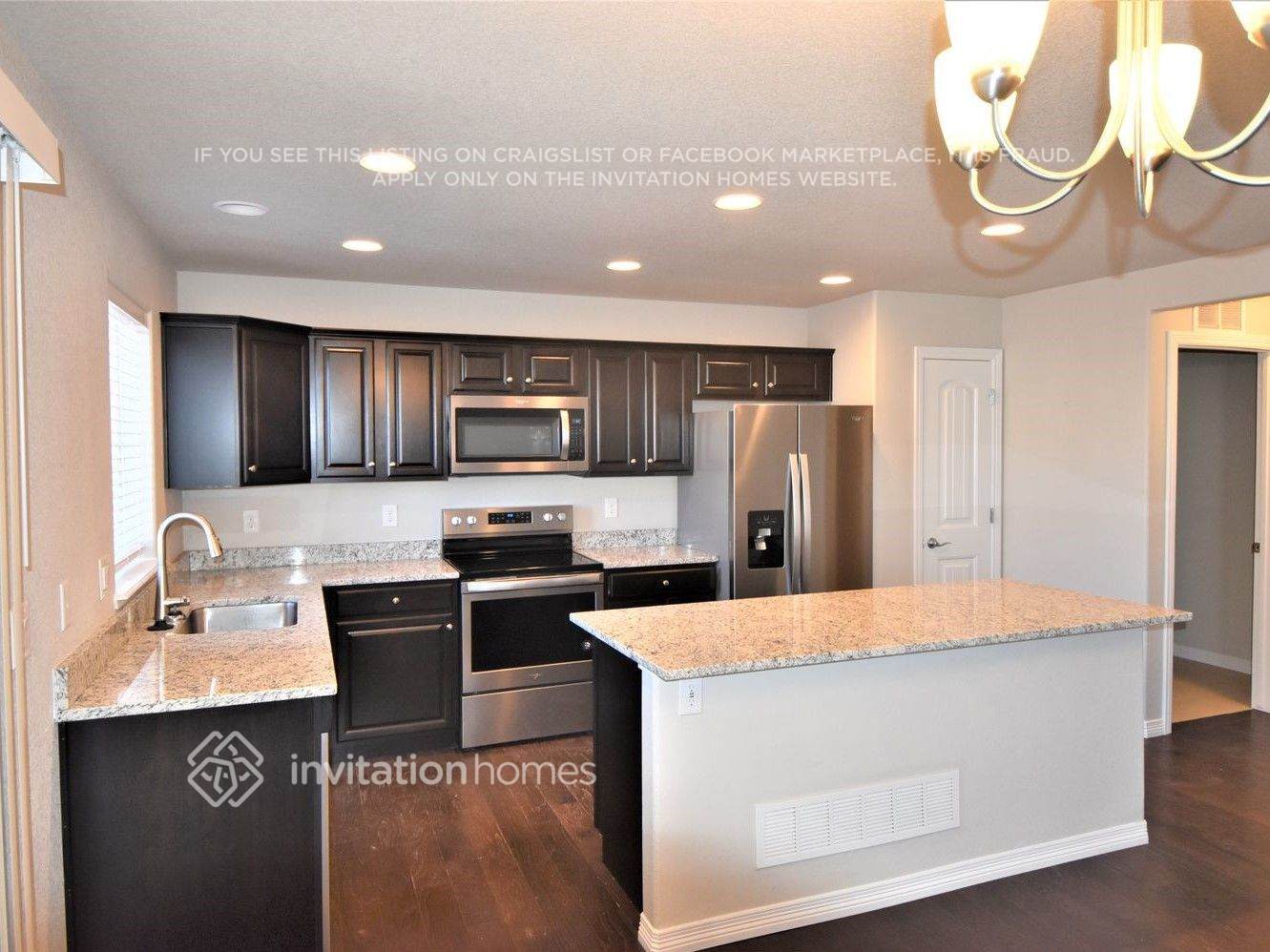 Building Photo - 10882 Aliso Dr