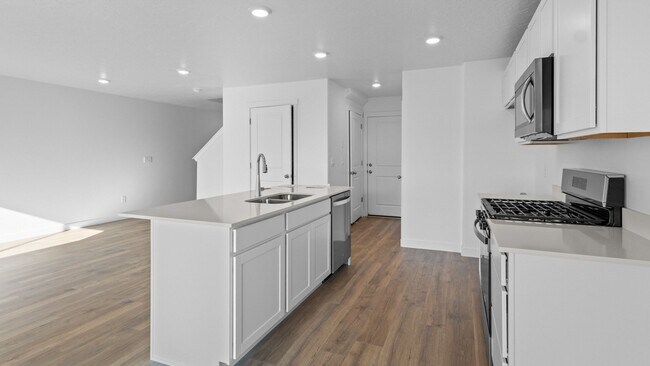 Building Photo - Brand-New Modern Townhome with Stunning Views!