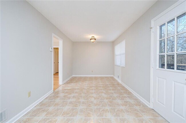 Building Photo - 5041 Alexander Ave