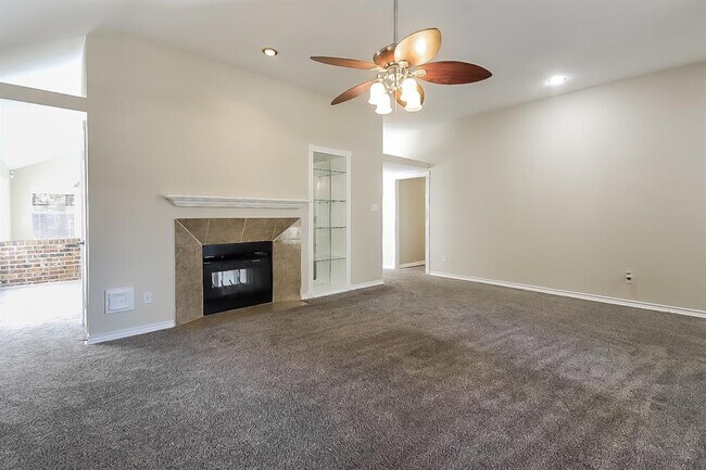 Building Photo - 2622 Eaglenest Ln
