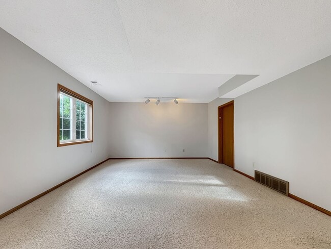 Building Photo - 1839 Valley Ridge Trail S