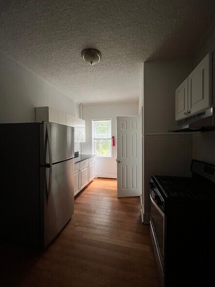 Primary Photo - 29 Clarke Ave