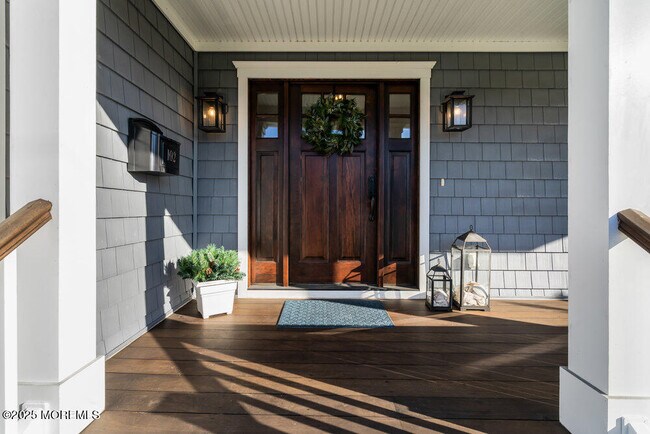 Building Photo - 102 4th Ave