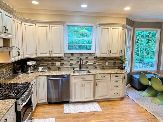 Building Photo - 24 Wilafra Pl