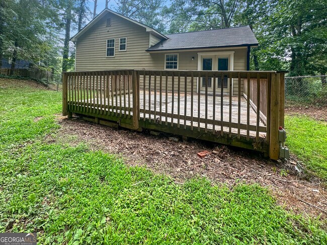 Building Photo - 555 Browning Cir