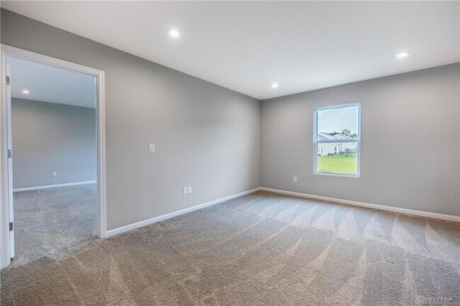 Building Photo - Beautiful home, less than 5 years old!