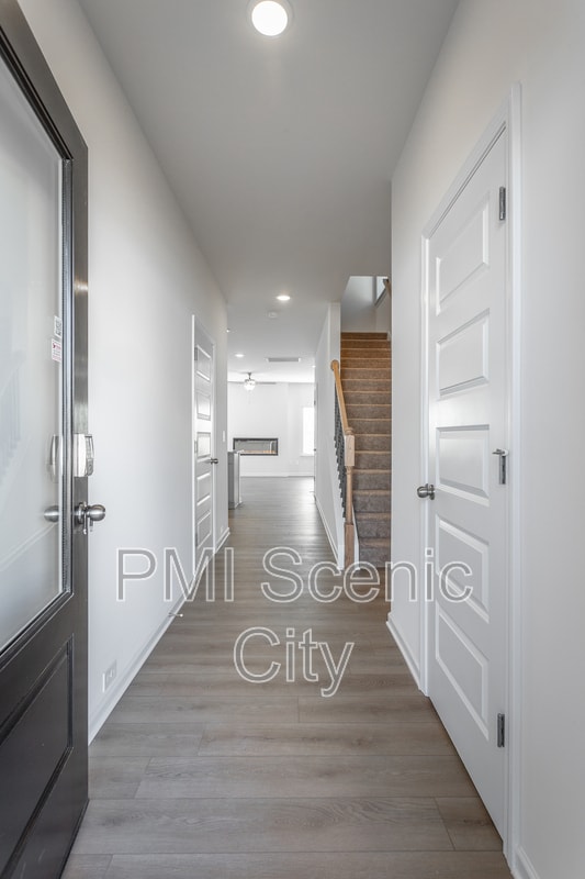 Building Photo - 8836 Meadowvale Ct