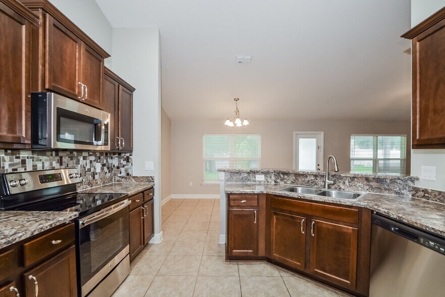 Building Photo - 2214 Angel Fish Loop