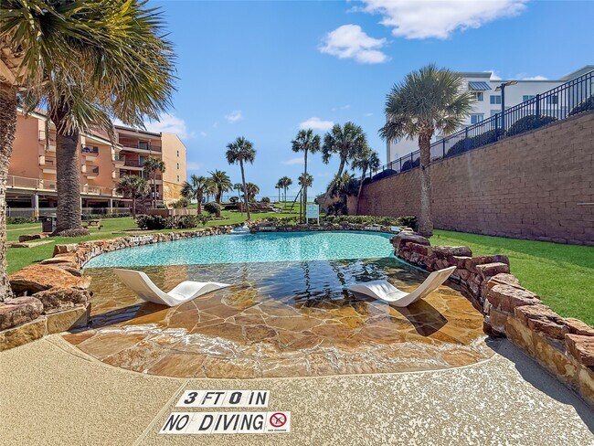 Building Photo - 9520 Seawall Blvd