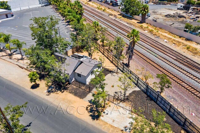 Building Photo - 434 Highland Ave
