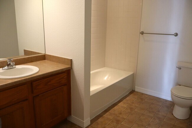 Building Photo - Convenient Fort Collins Location – Updated...