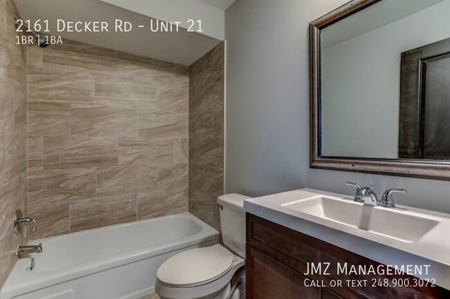 Building Photo - BEAUTIFUL UPDATED APARTMENT IN WALLED LAKE!