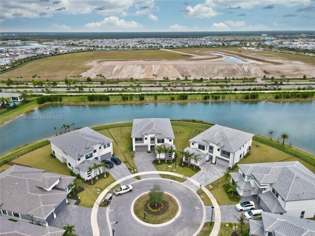 Building Photo - 12865 Wingspan Ct