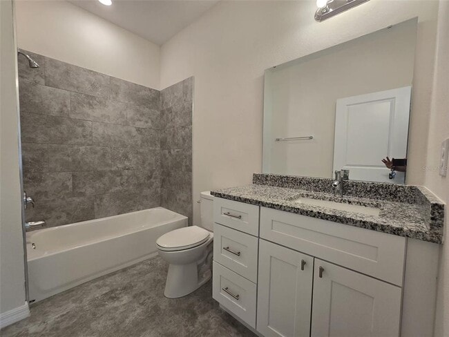 Building Photo - 2025 Dunbar St