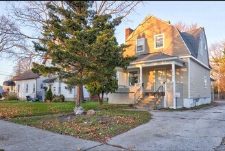 Building Photo - 1610 Court St