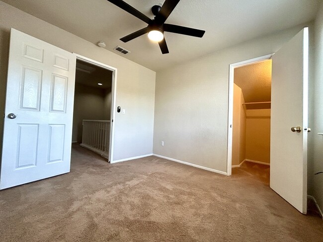 Building Photo - Beautiful Home For Rent in Antelope! Pets ...