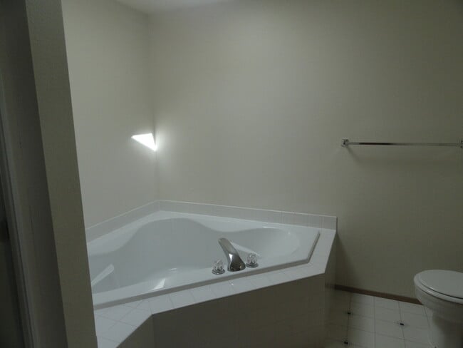 Building Photo - Gorgeous 4 bedroom 2 Story In the Gated Community of "Falcon Creek"!!