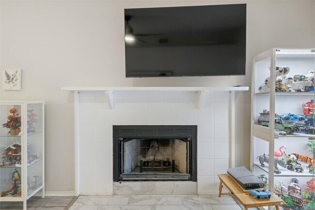 Building Photo - 14733 Norwood Oaks Dr