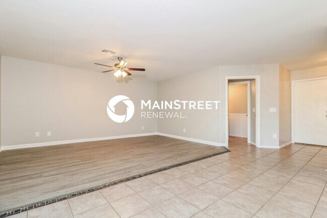 Building Photo - 4 Bedroom Pet-Friendly Home in Avondale, AZ with Main Street Renewal