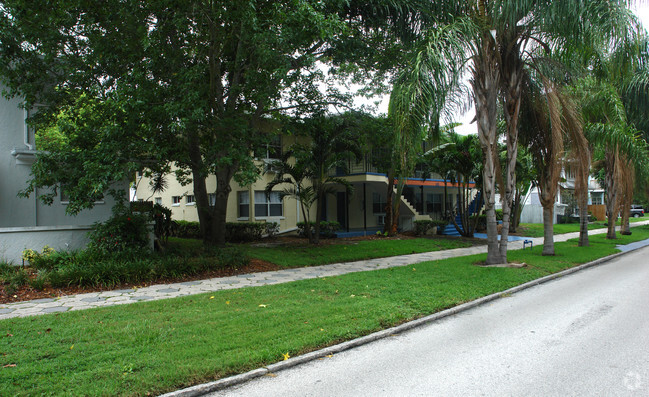 Building Photo - Tropic Aire Apartments