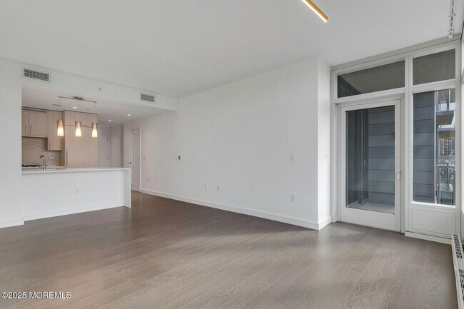 Building Photo - 15 Morris Ave