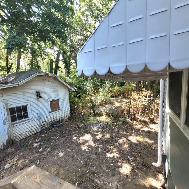 Building Photo - Large Updated House with Garage!