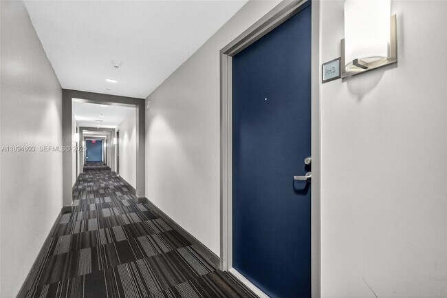 Building Photo - 2021 SW 3rd Ave