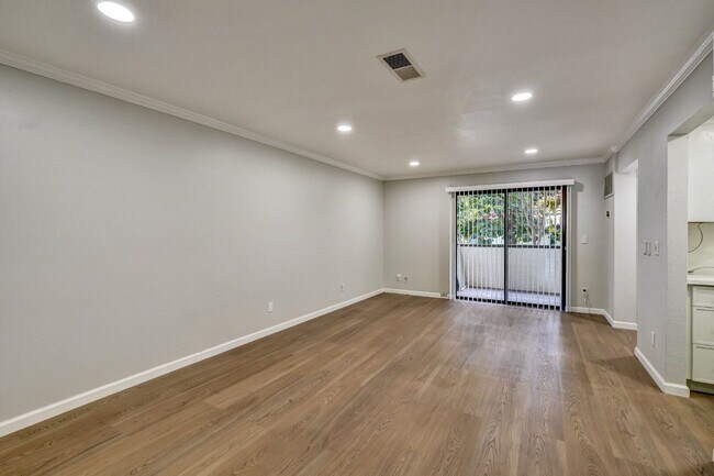 Building Photo - 614 San Conrado Terrace