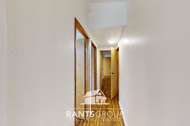 Building Photo - Fully remodeled 2 Bedroom, 2 Bath rambler! Huge Fenced Yard!