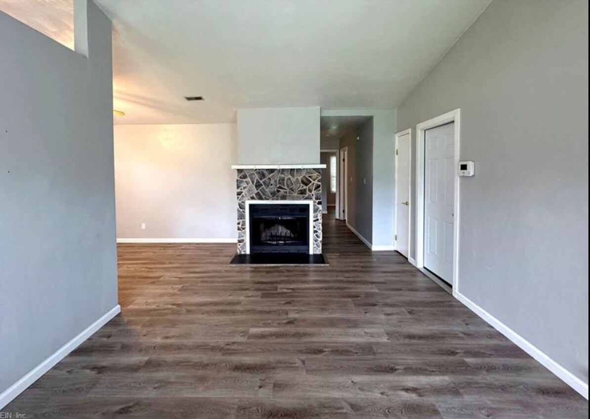 Building Photo - 3836 Clearwood Ct