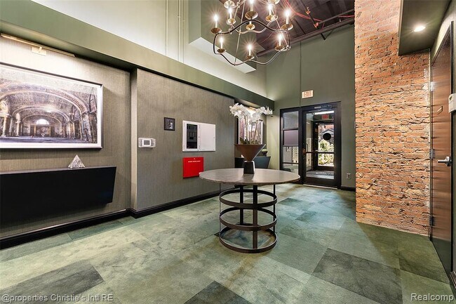 Building Photo - 444 W Willis St
