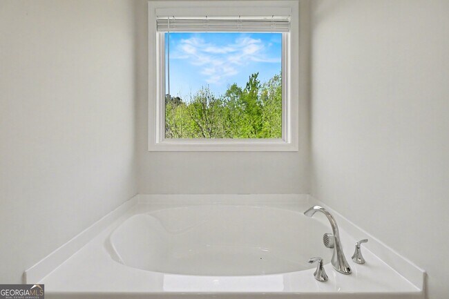 Building Photo - 545 Cresentry Brook