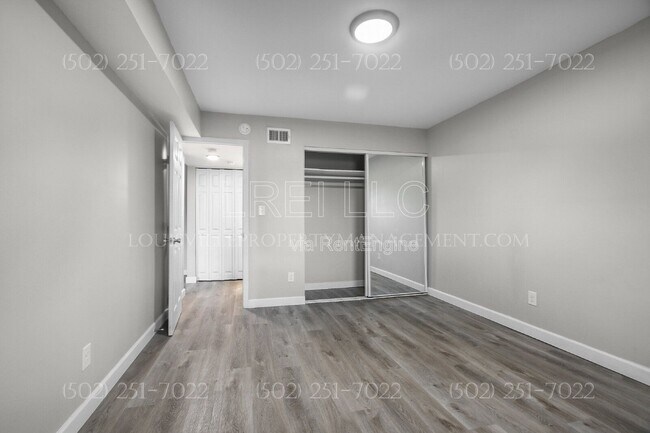 Building Photo - 3500 Lodge Ln