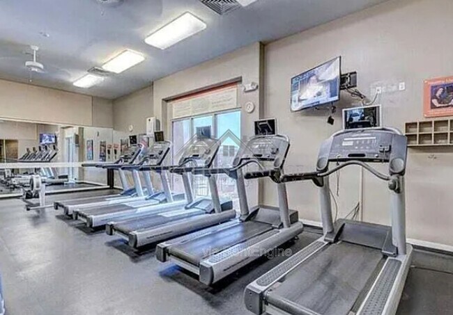 Building Photo - 9562 E Cavalry Dr