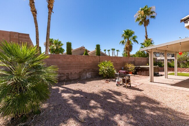 Building Photo - IMMACULATE & IMMEDIATE OCCUPANCY 3BEDROOM GREEN VALLEY BEAUTY!